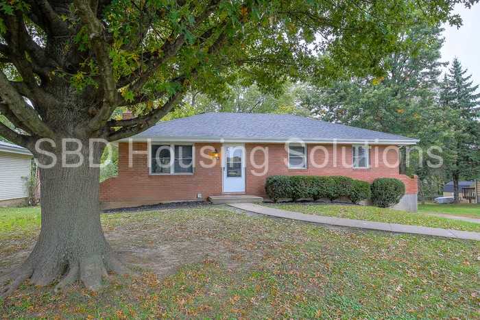 1236 Broadway St - Photo 2 of 37