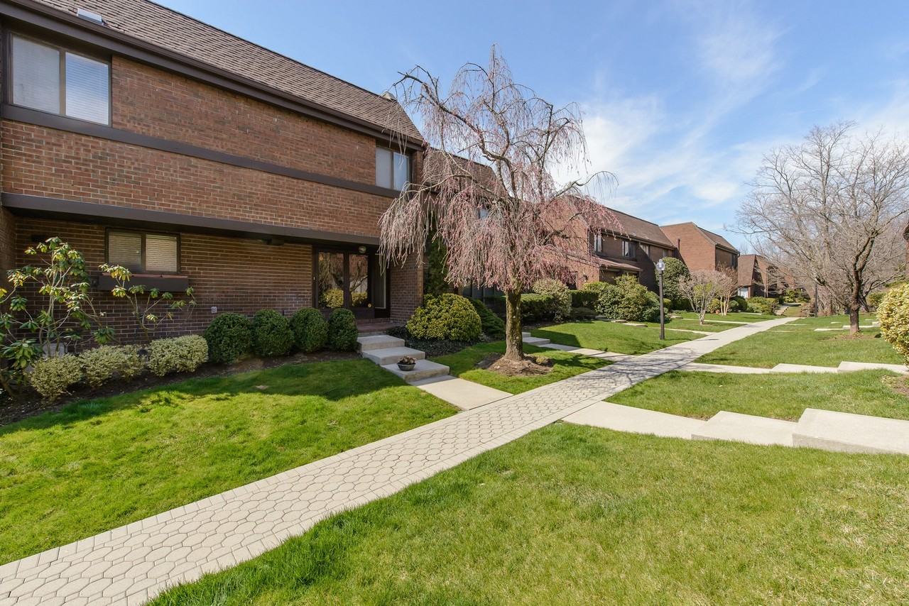 2 Spring Hollow - Photo 2 of 10