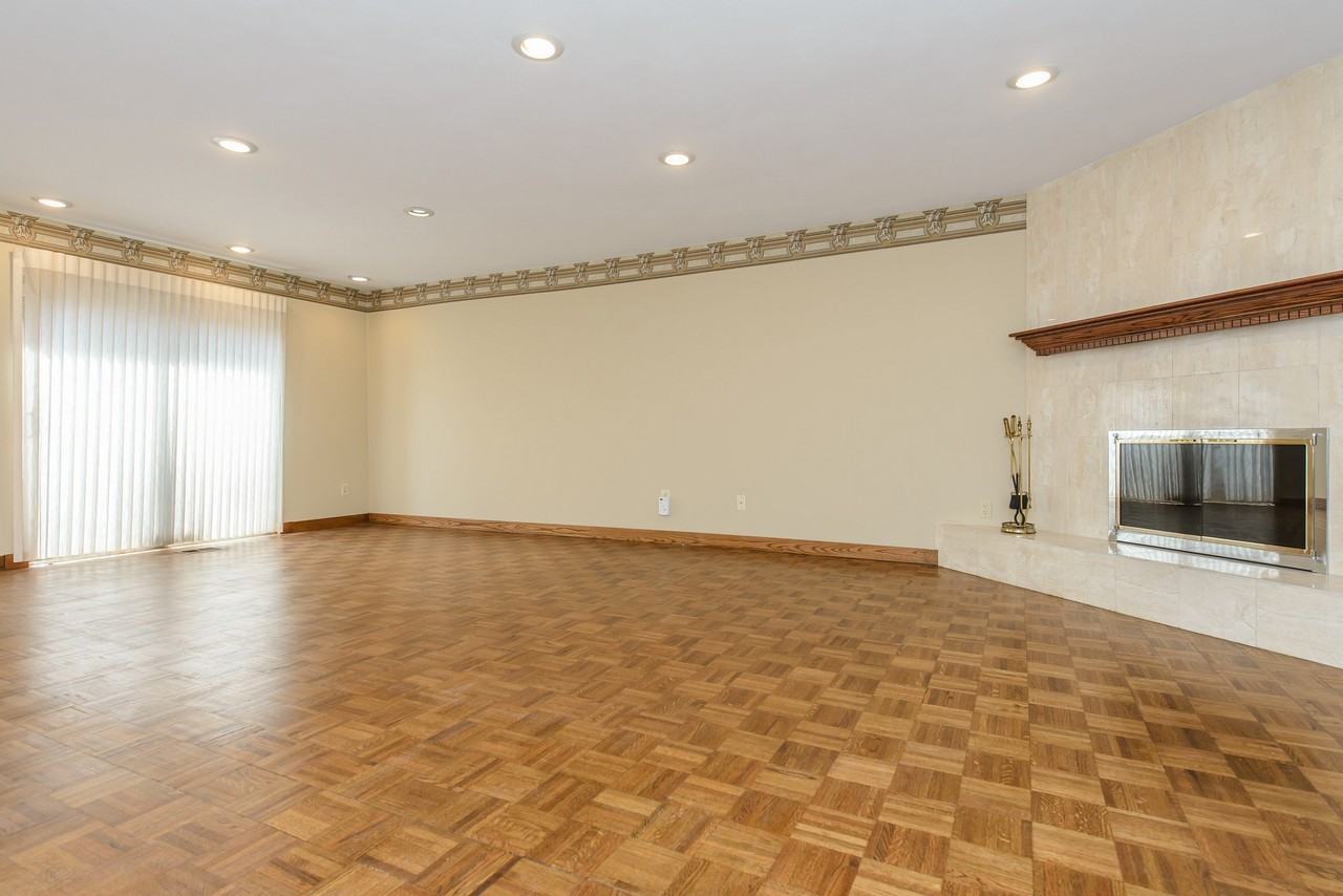 2 Spring Hollow - Photo 3 of 10