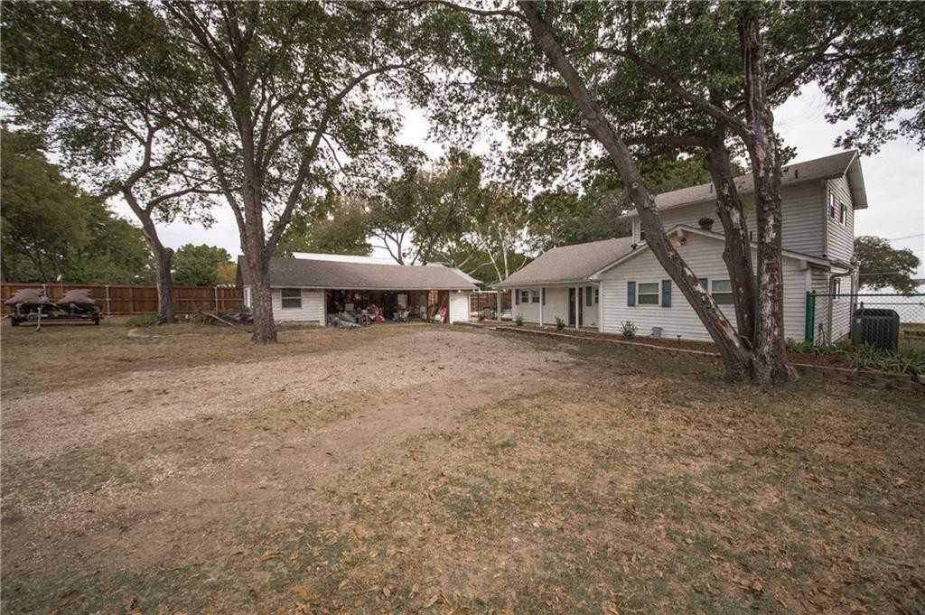 214 Lakeshore Rd - Photo 3 of 33