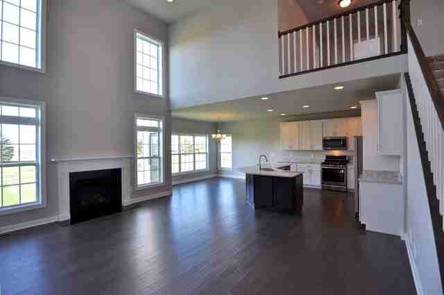 2445 Moses Dean St - Photo 2 of 31