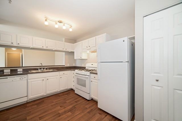 1404 Canterfield Pkwy W #0 - Photo 3 of 29