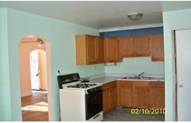 1044 Ontario St - Photo 3 of 6