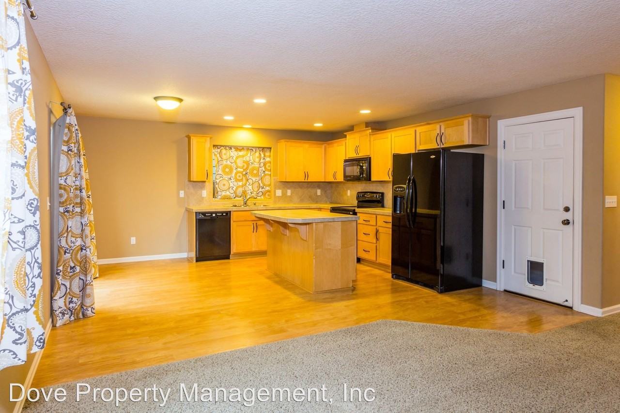 8019 NE 91st Ave - Photo 2 of 12