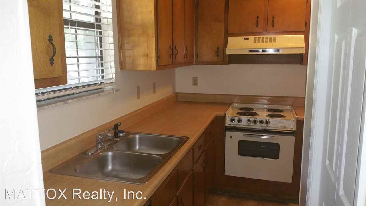 2470 Wren Hollow Dr - Photo 2 of 9