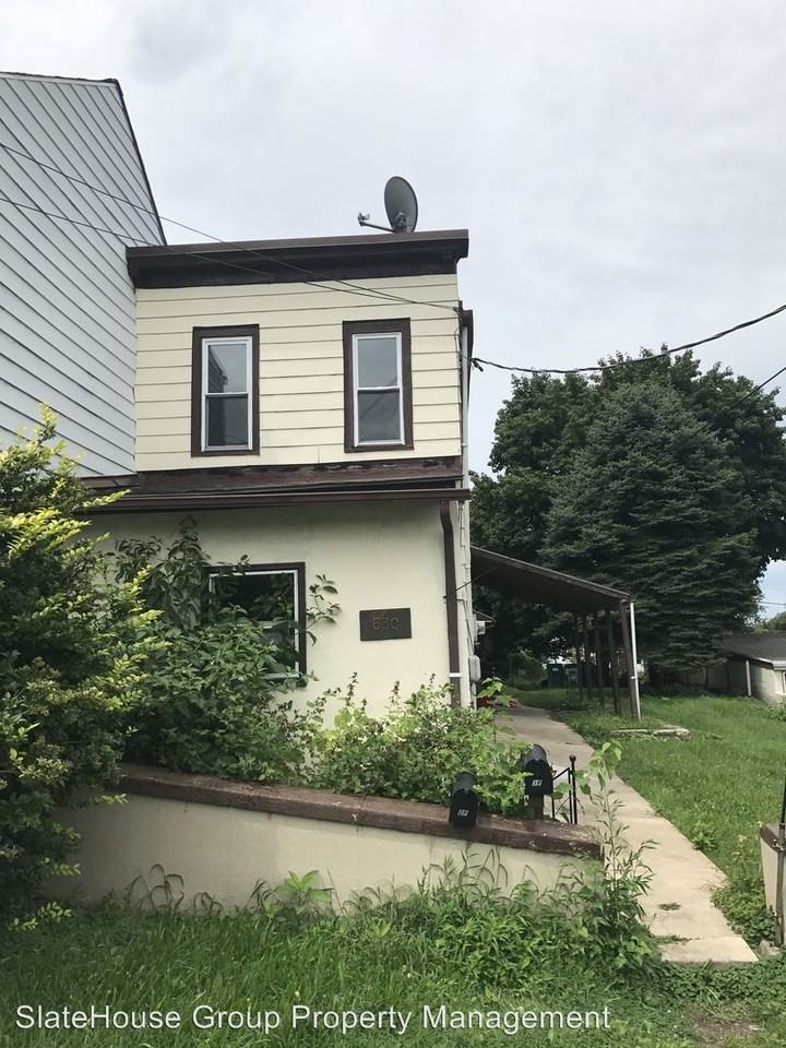 630 S 18th Street - Photo 3 of 6