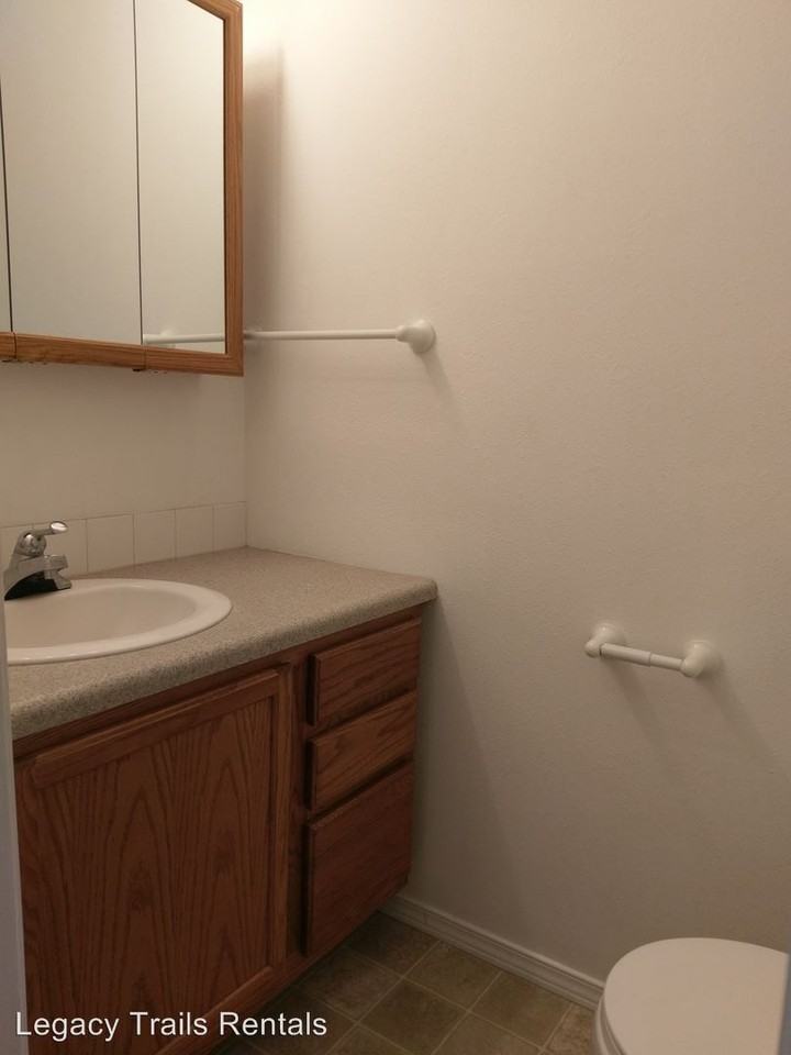 1009-1015 2nd AVE NE 4-plex - Photo 2 of 12