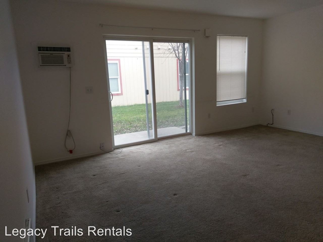 1009-1015 2nd AVE NE 4-plex - Photo 3 of 12