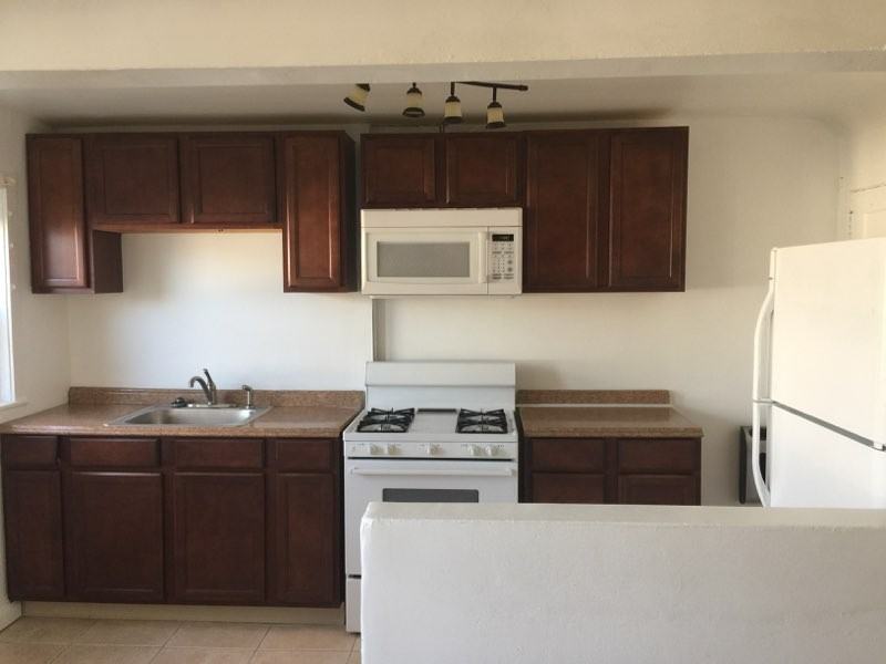 2705 N Pine St - Photo 2 of 11