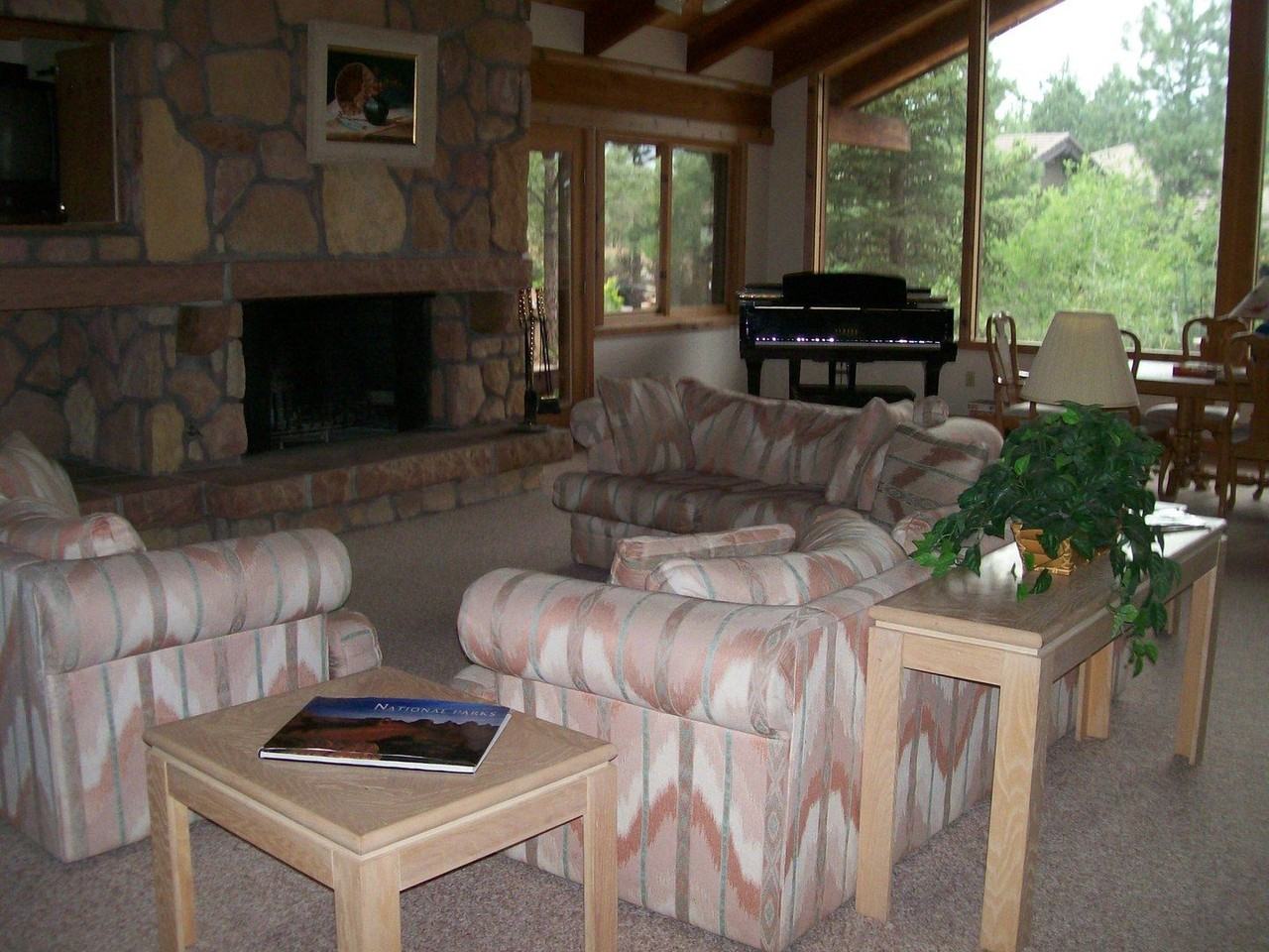 4900 E Mt Pleasant Dr - Photo 3 of 14