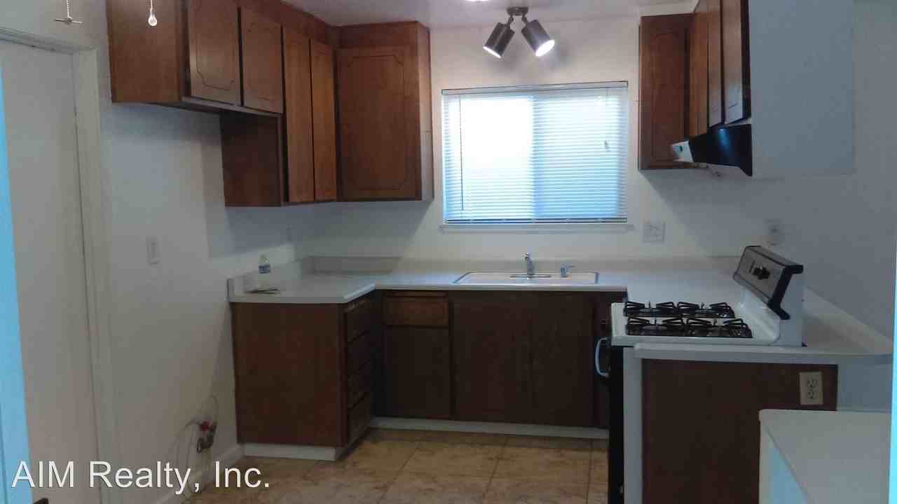 7048 Kilkenny Dr - Photo 3 of 10