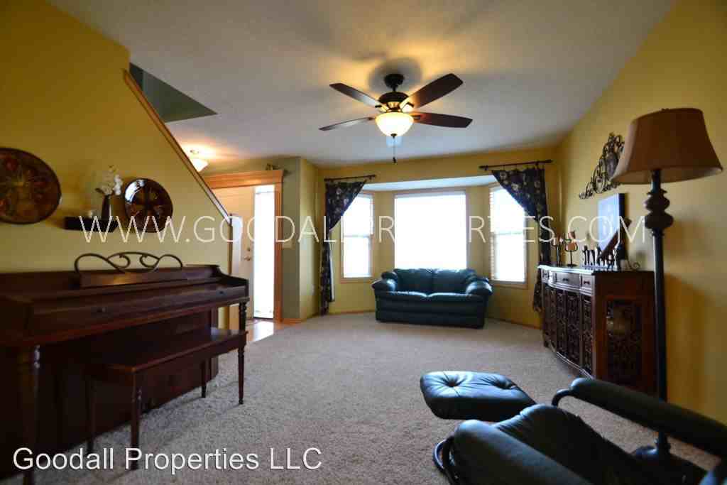 200 NW 14th St - Photo 3 of 21