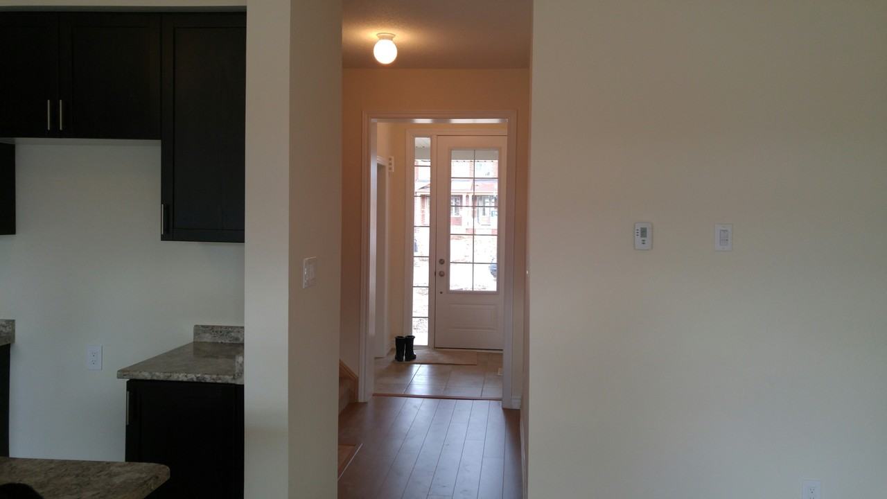 91 Wagner Crescent - Photo 3 of 9
