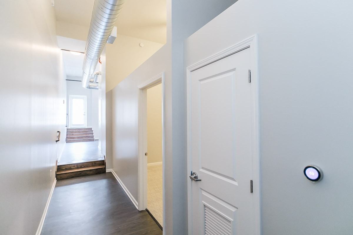 915 Broadway Blvd - Photo 2 of 49