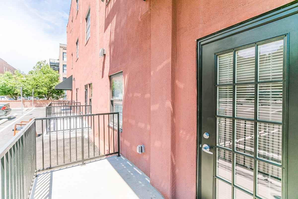 915 Broadway Blvd - Photo 5 of 49