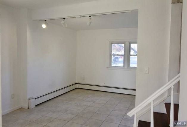 343 Washington Ave - Photo 3 of 12