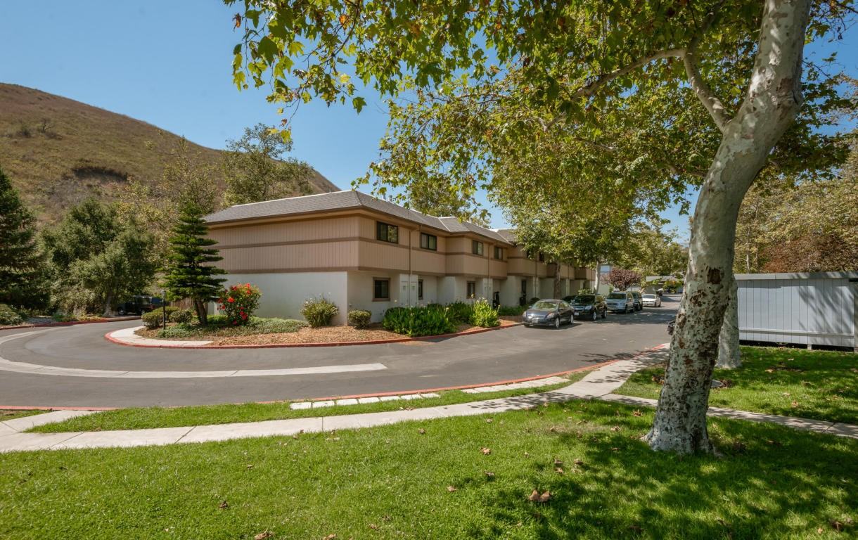 1205 Rebecca Ln - Photo 3 of 18