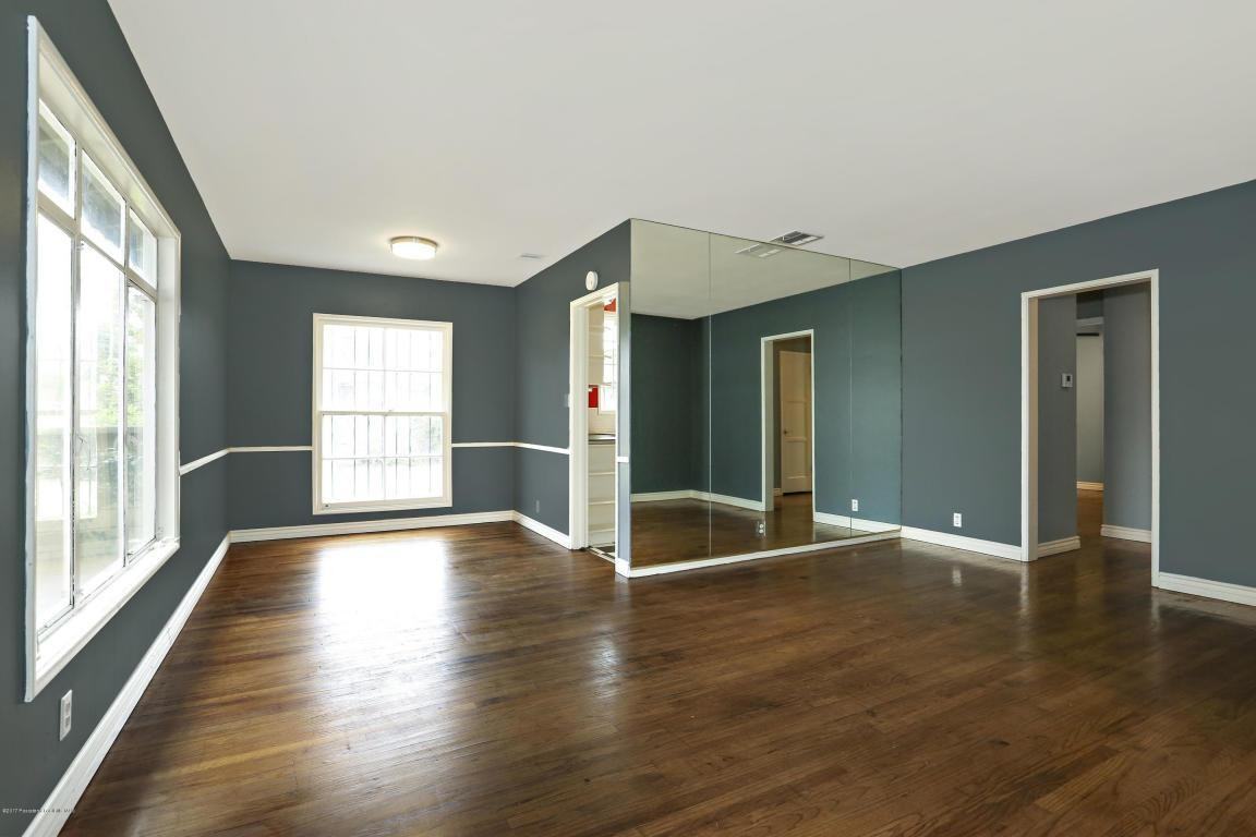 11203 Freer St - Photo 2 of 23