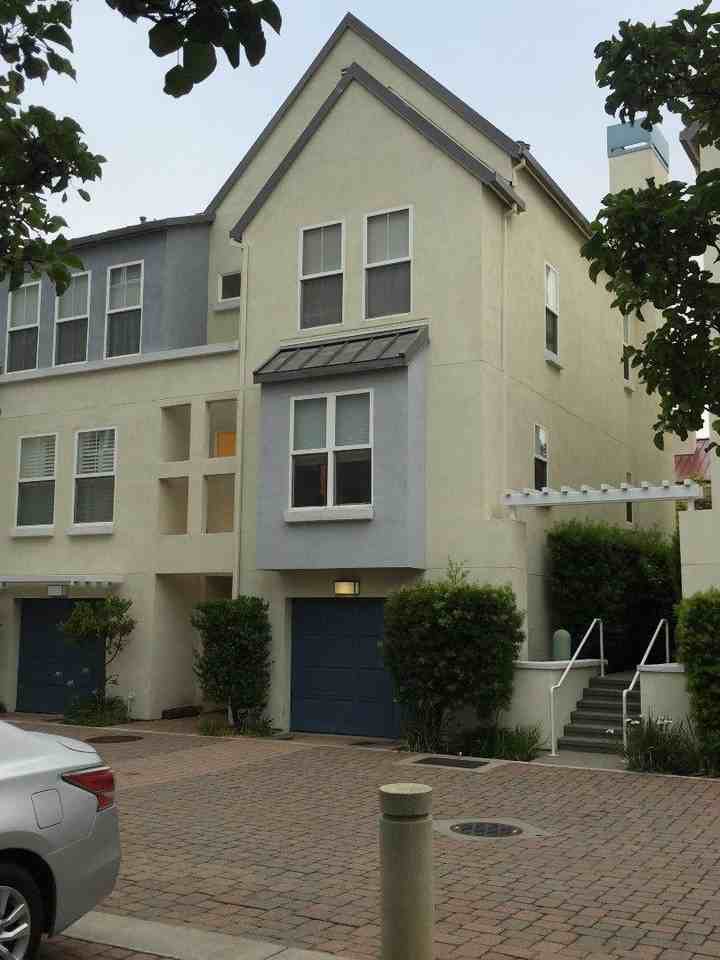 205 Village Ln - Photo 2 of 15