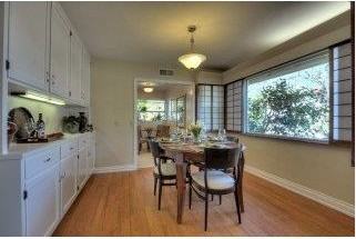 878 Northampton Dr - Photo 3 of 9