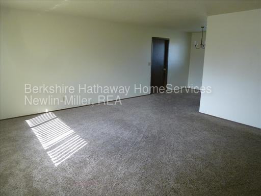 7615 N 42nd 1/2 St - Photo 3 of 9