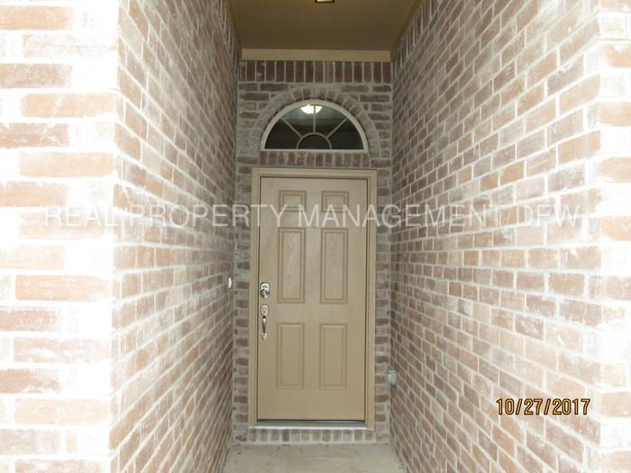 1912 Belshire Ct - Photo 2 of 26