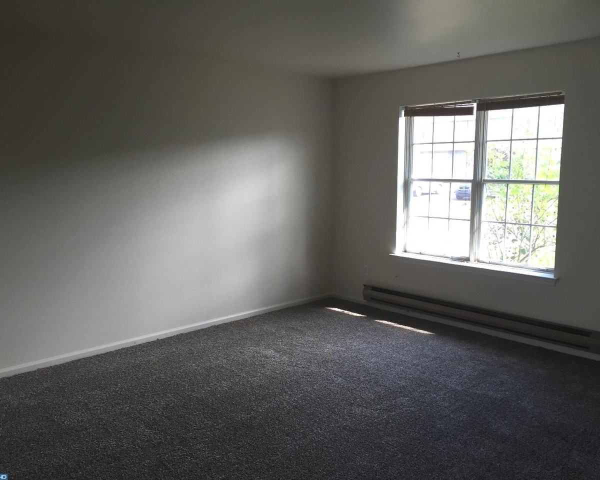 446 Blaker Dr - Photo 3 of 8