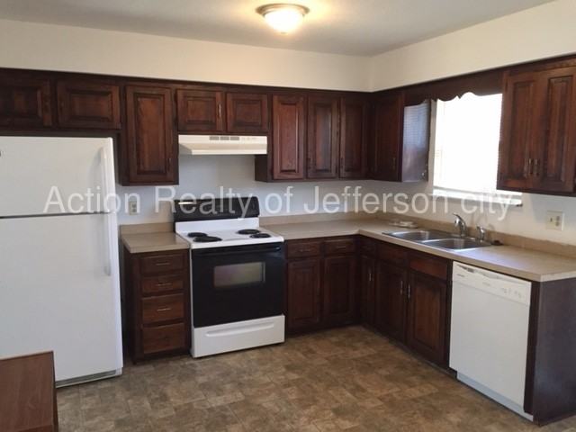 1611 Shady Ct - Photo 3 of 12