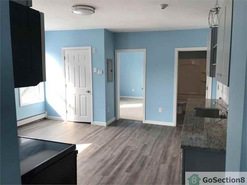 91 N Main St #1 - Photo 3 of 7