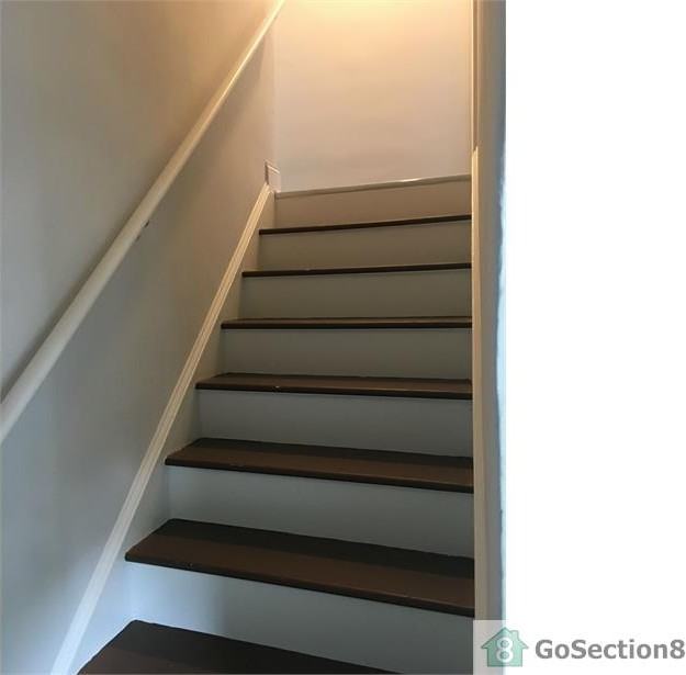 1573 Winston Ave - Photo 3 of 8