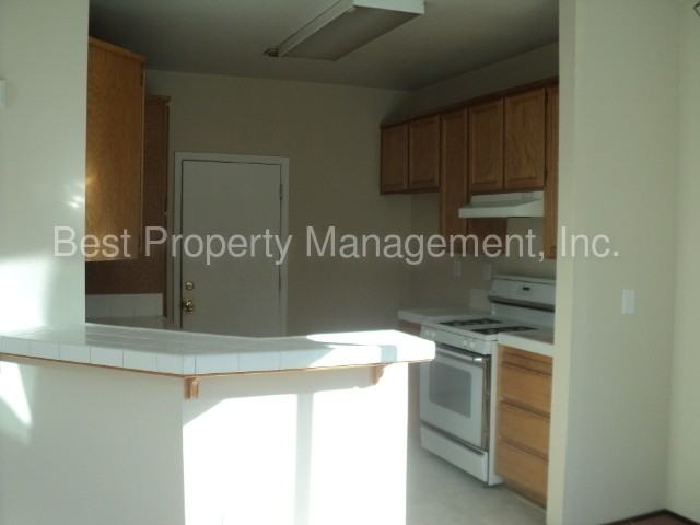 671 Allbrook Dr - Photo 2 of 6