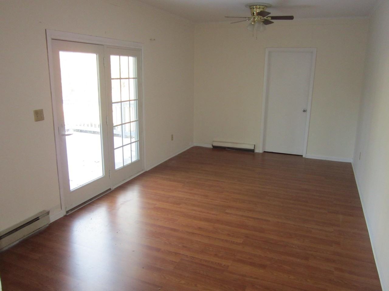 1013 Lexington Ave - Photo 3 of 12