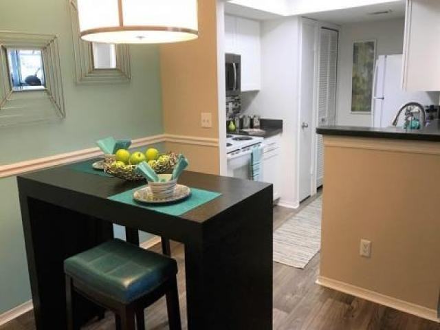 4020 Lake Underhill Rd - Photo 2 of 5