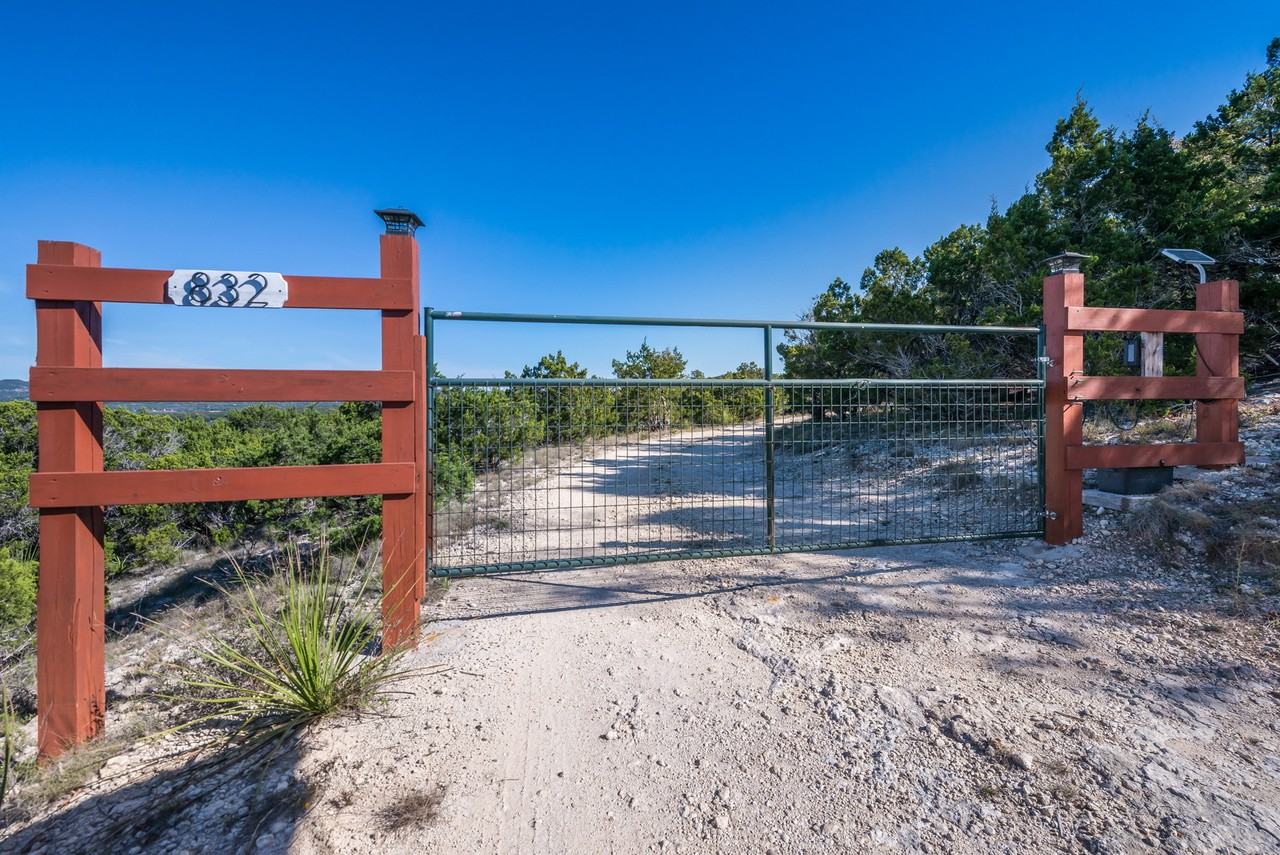 832 Cedar Pass Rd - Photo 3 of 31