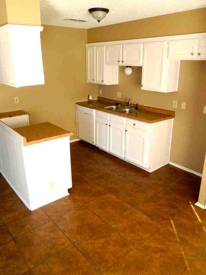 5608 Burton Ave - Photo 3 of 8