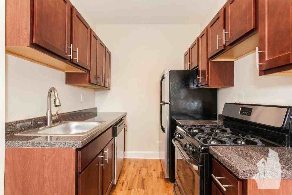 4601 North Lincoln Avenue #308