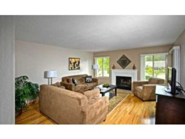 1638 Bayridge Way - Photo 2 of 6