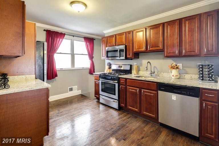 225 Highmeadow Rd - Photo 2 of 21