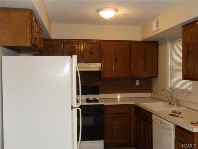 11 Essex Ln #5A - Photo 3 of 15