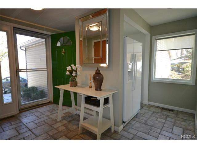 268 Watch Hill Rd - Photo 3 of 30