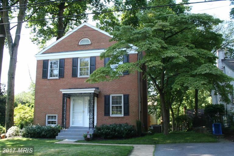 3600 Kenilworth Driveway - Photo 2 of 18