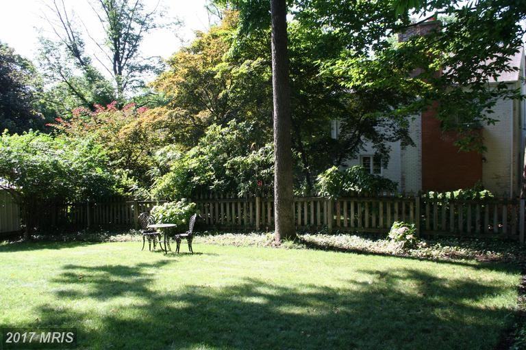 3600 Kenilworth Driveway - Photo 3 of 18