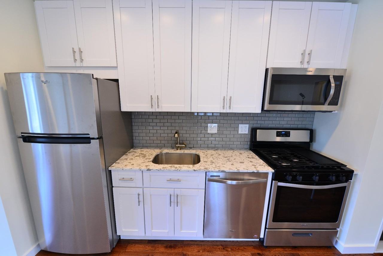 61-19 Grand Ave - Photo 3 of 40