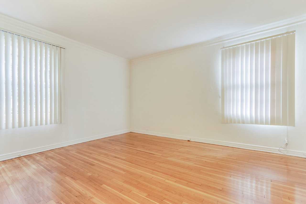 Olympic Boulevard - Photo 3 of 8