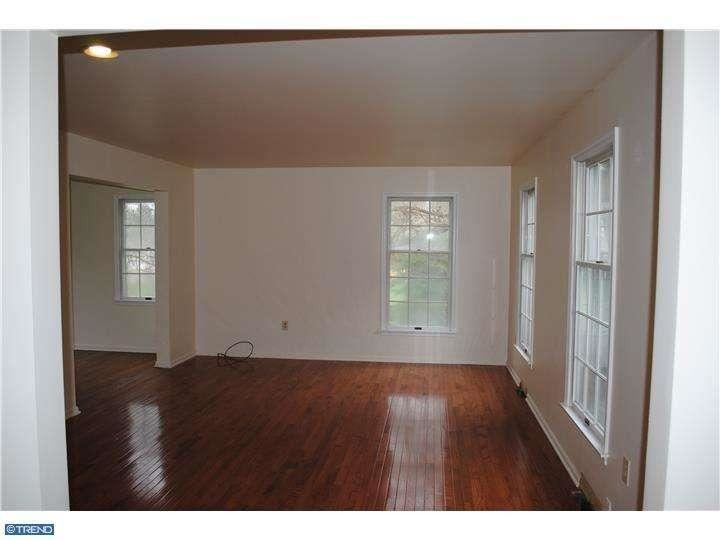 830 W King Rd - Photo 3 of 16