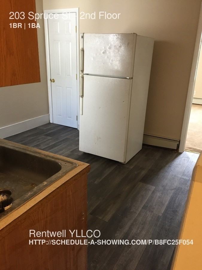 203 Spruce St #2ndFL - Photo 3 of 9
