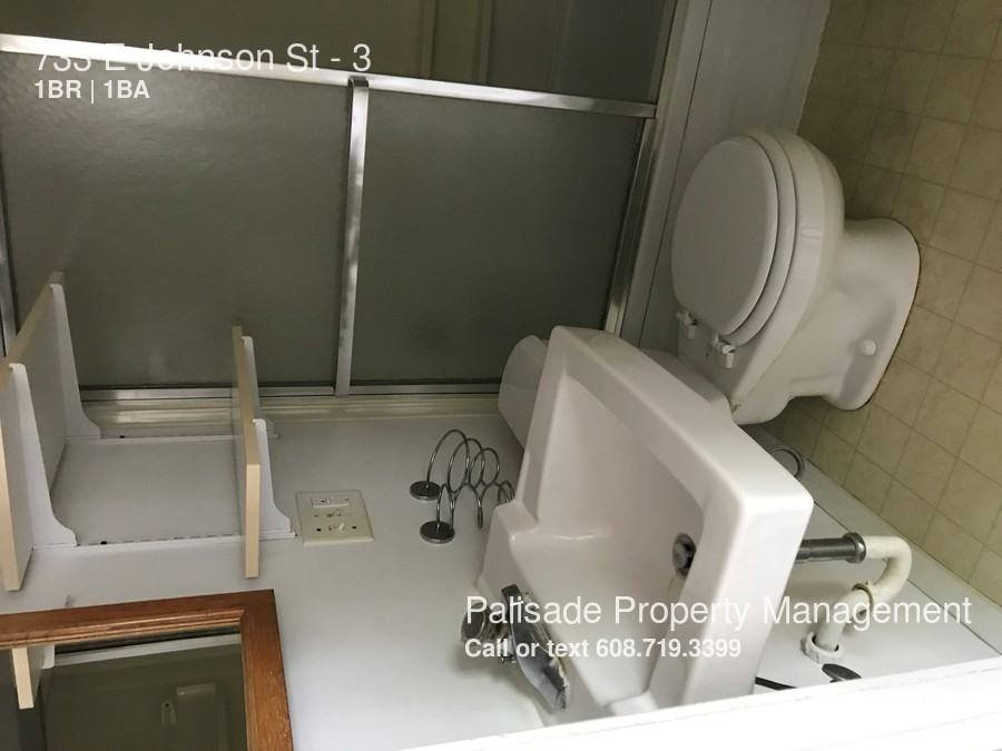 733 E Johnson St #3 - Photo 3 of 3