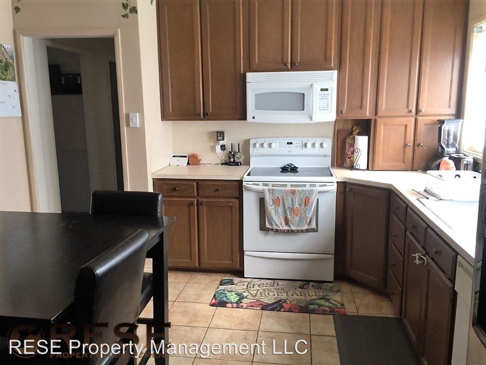 4740 S 250 E - Photo 2 of 9