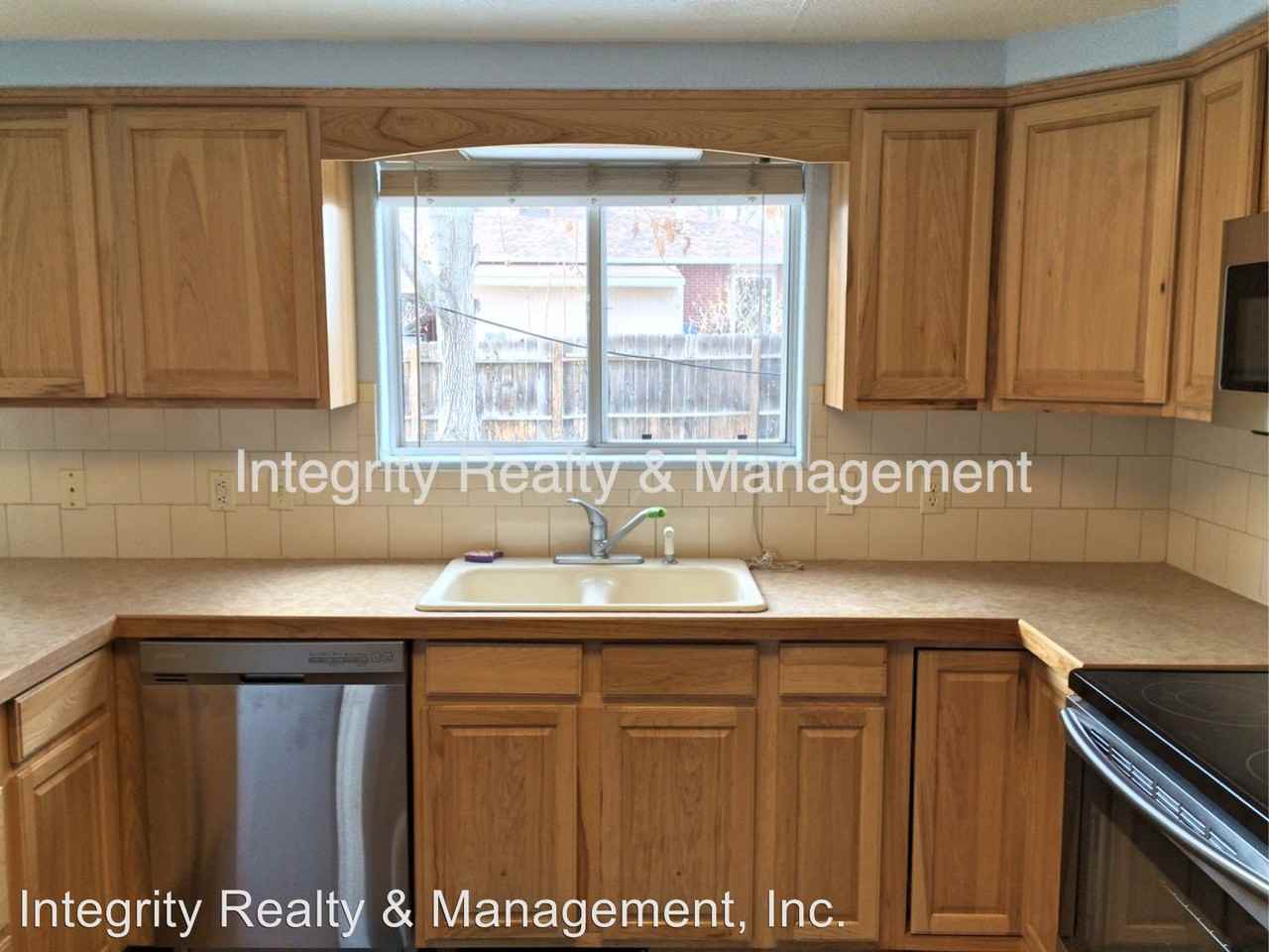 2429 Otis Ct - Photo 3 of 15