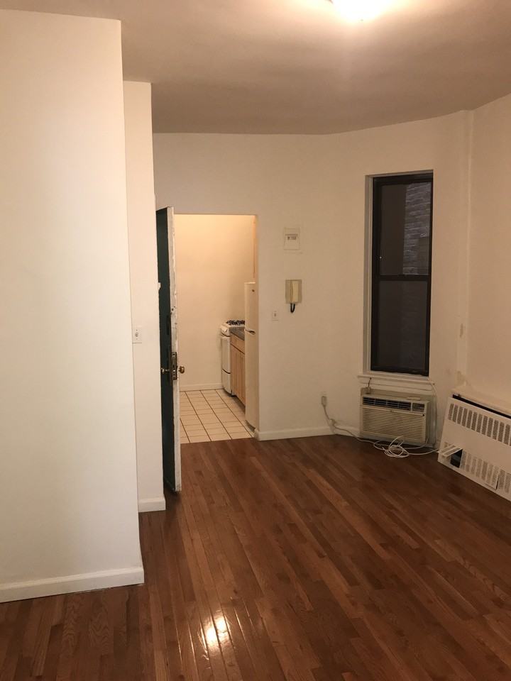 E 82nd St & York Ave #3e